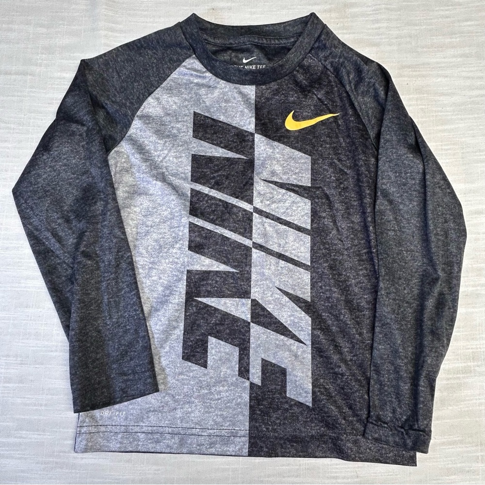 Boys Nike Gray and Yellow Long Sleeve Shirt athletic material size 6 small READ